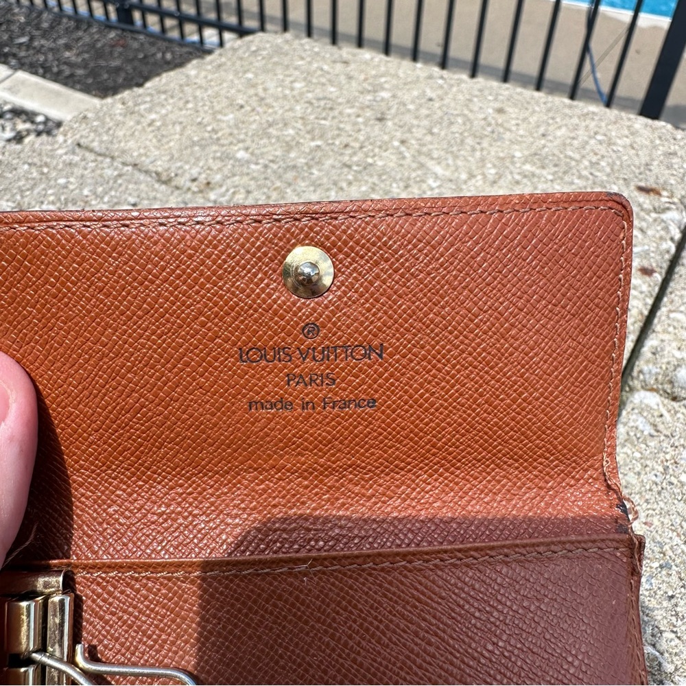 Louis Vuitton monogram 4 key holder - Picture 6 of 9